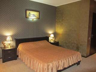 Апарт-отели VS Apartments Киев Полулюкс (для 4 взрослых)-5