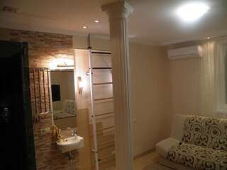 Апарт-отели VS Apartments Киев Полулюкс (для 4 взрослых)-8